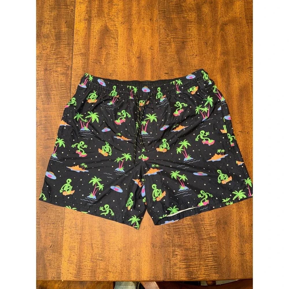No Boundaries Mens Black Alien Print Pockets 5